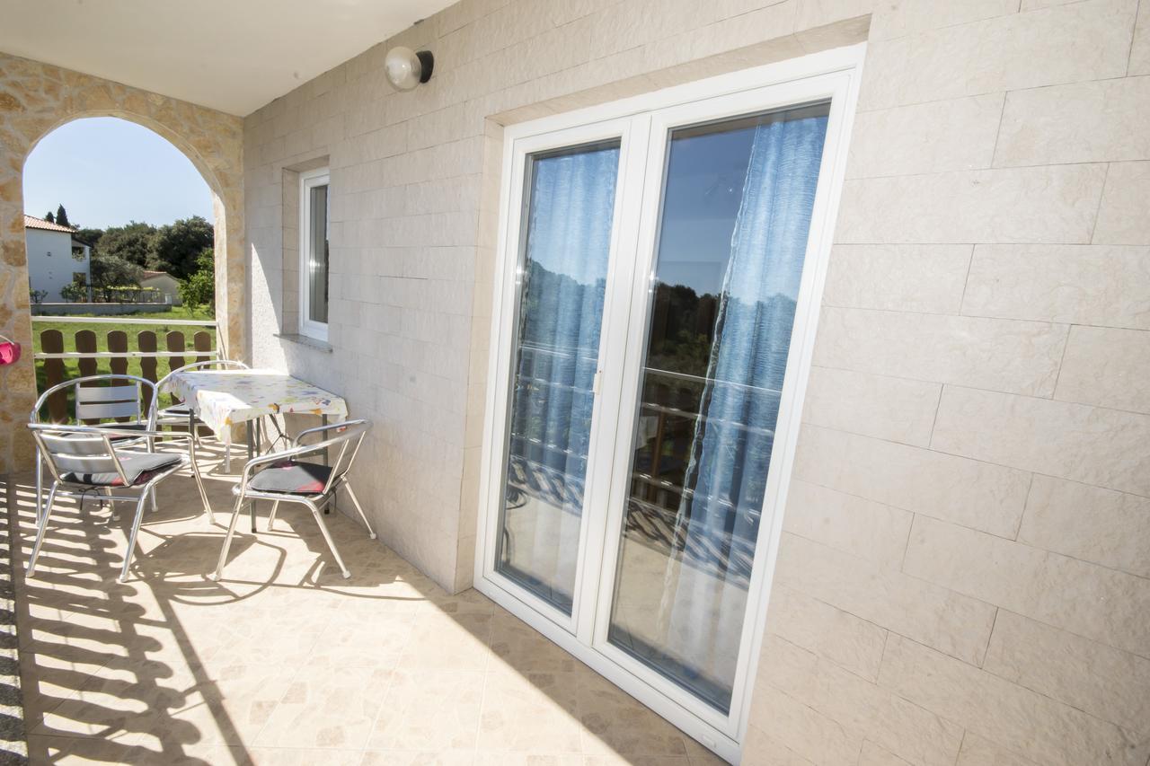 Apartman Ana 3 Vinkuran Buitenkant foto